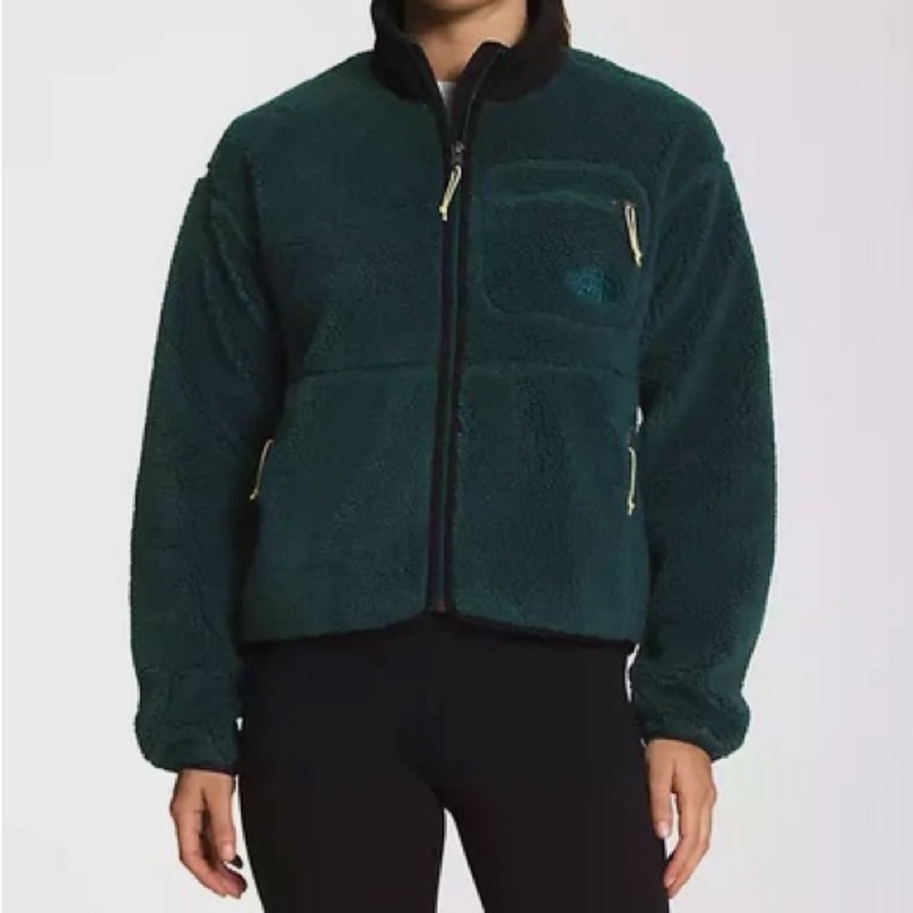 The North Face Women’s Extreme Pile Full-Zip Jacket in Ponderosa Green
